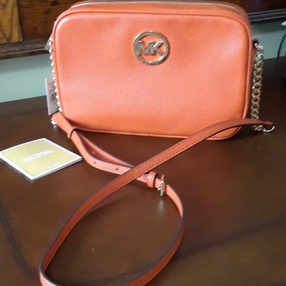 Michael Kors Handbags - NWT Michael Kors "Fulton" leather  crossbody bag